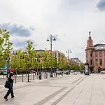 Newly Refurbished Lukiskiu Square Apartment By Reside Baltic